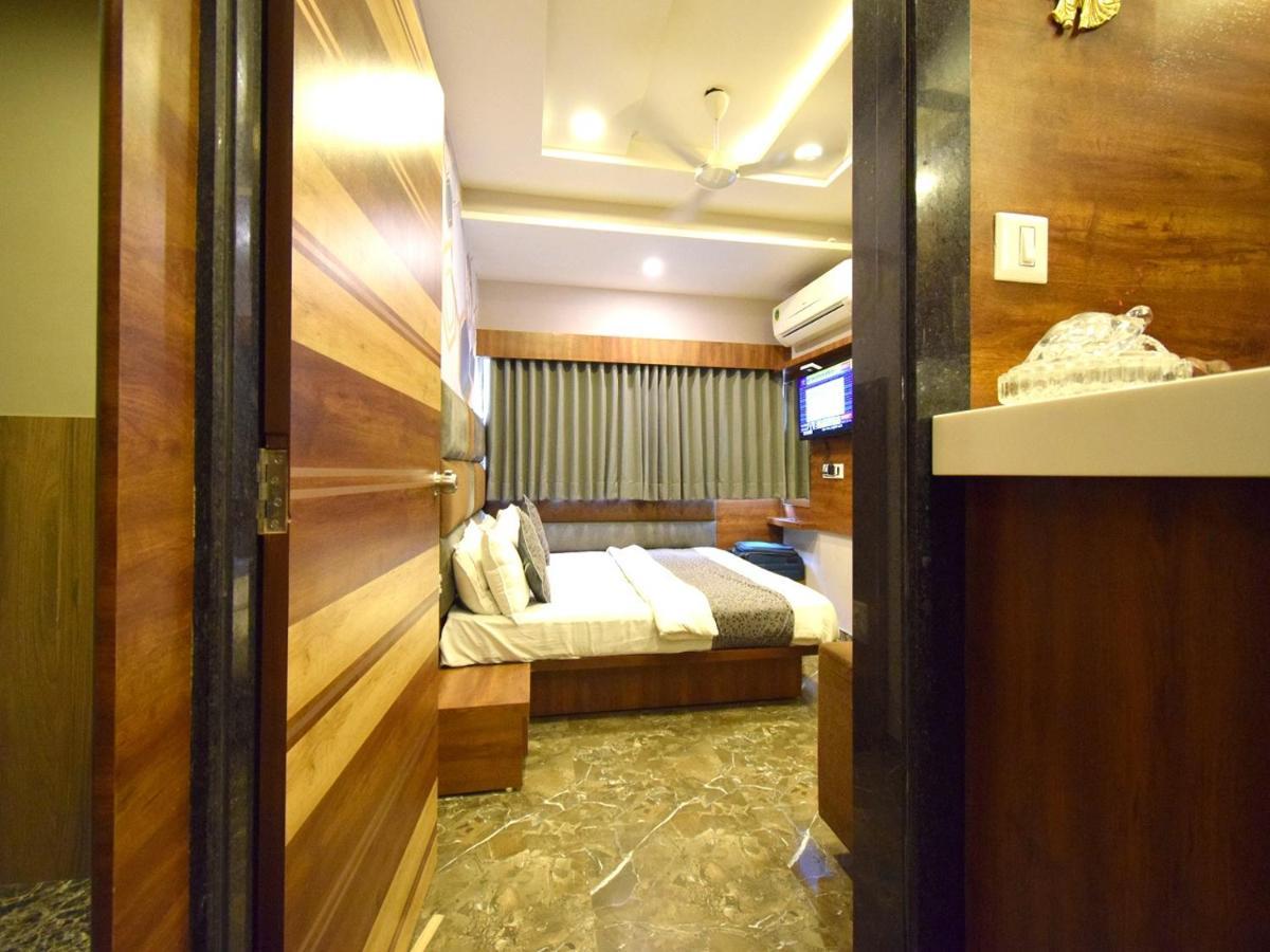 Hotel Lake Palace Ahmedabad Exterior foto