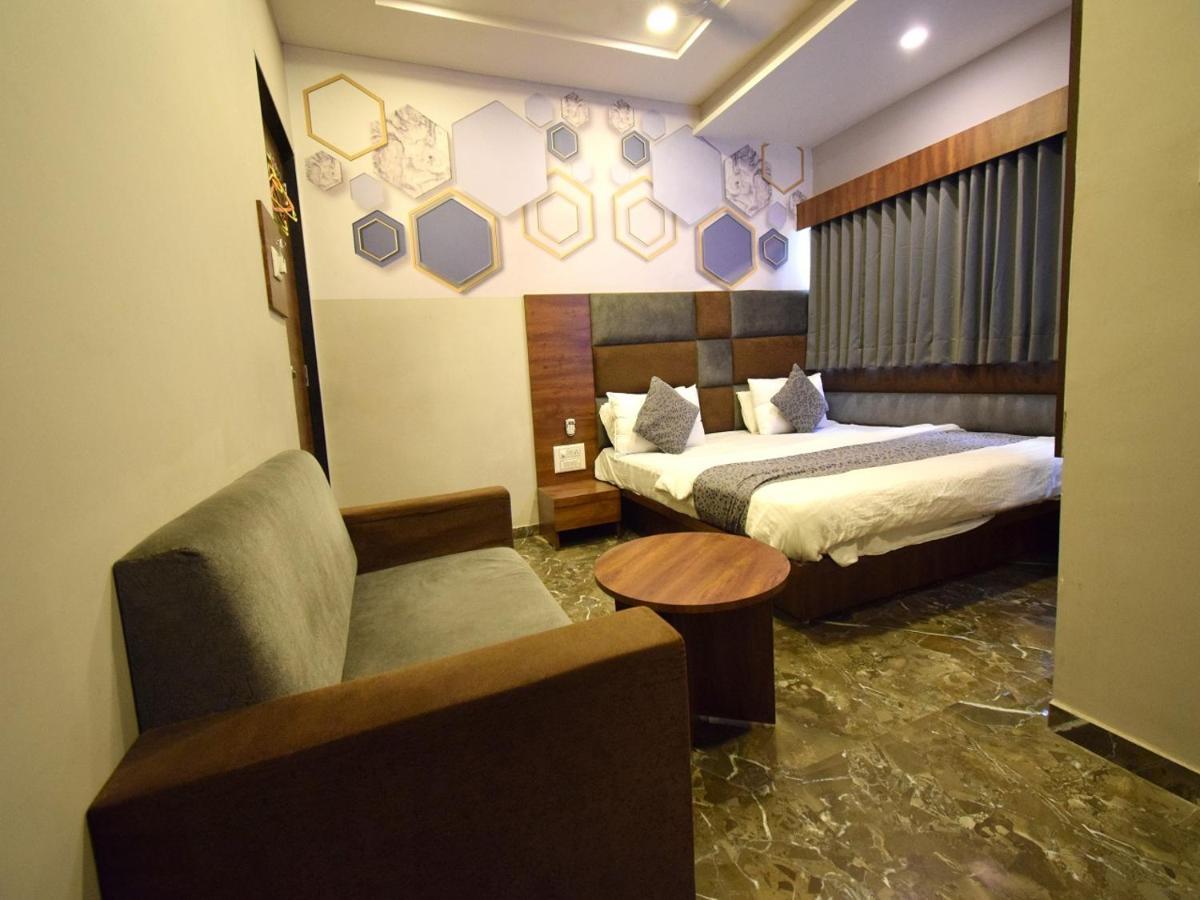Hotel Lake Palace Ahmedabad Exterior foto